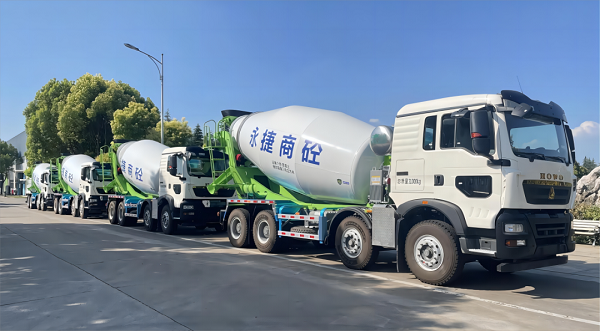 重汽&凌宇攪拌車(chē)交付客戶
