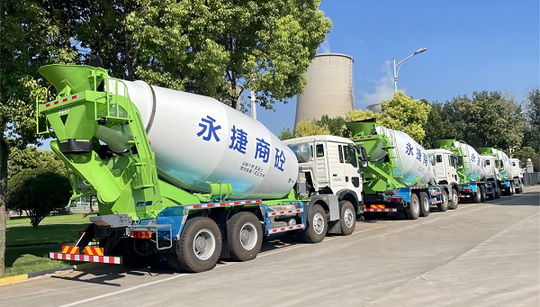 重汽&凌宇攪拌車(chē)交付客戶