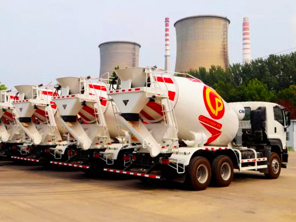 攪拌車(chē)銷(xiāo)售一手播報(bào)：又一批凌宇攪拌車(chē)揚(yáng)帆海外！